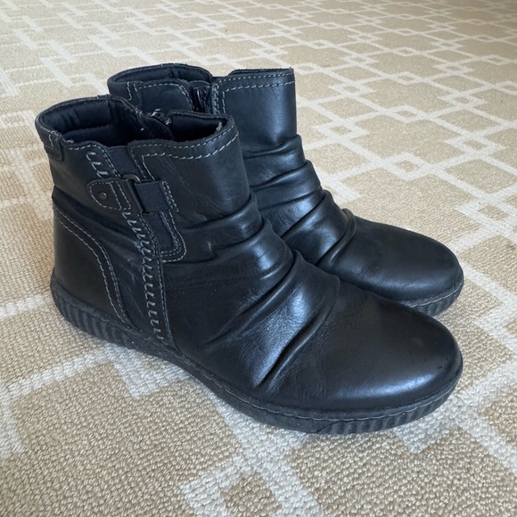 Clarks Collection Leather Slouch Ankle Boots Side Zip Comfort Casual Black 8.5 - Picture 13 of 13